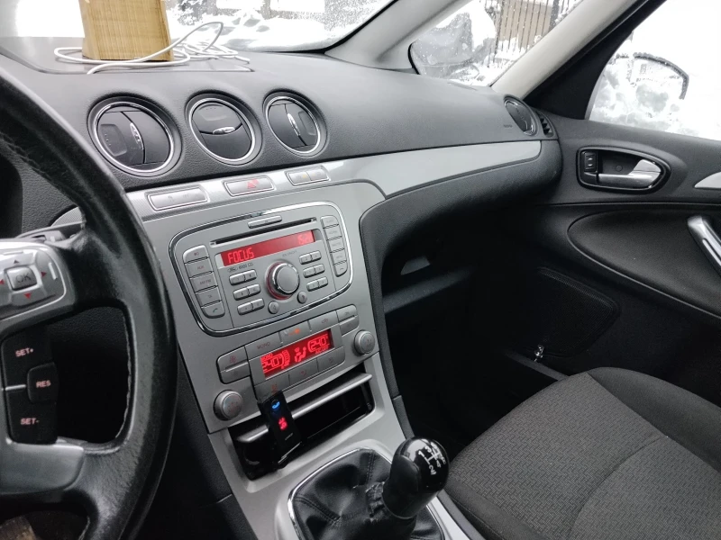 Ford Galaxy TREND2.0i 145кс., снимка 8 - Автомобили и джипове - 53249039