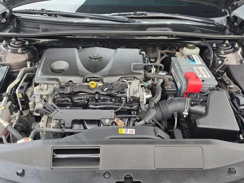 Toyota Camry (Xv70) 2.5, снимка 6 - Автомобили и джипове - 56357415