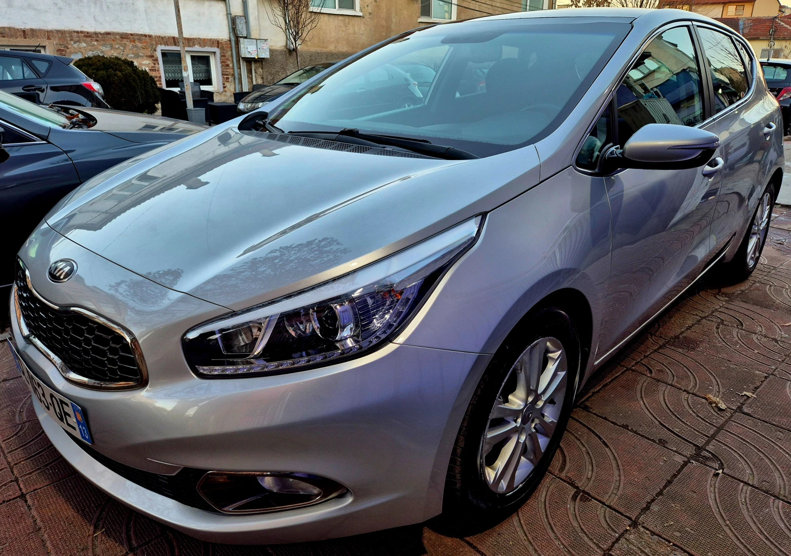 Kia Ceed 1.6i-6speed-верига-LIMITED - изображение 3