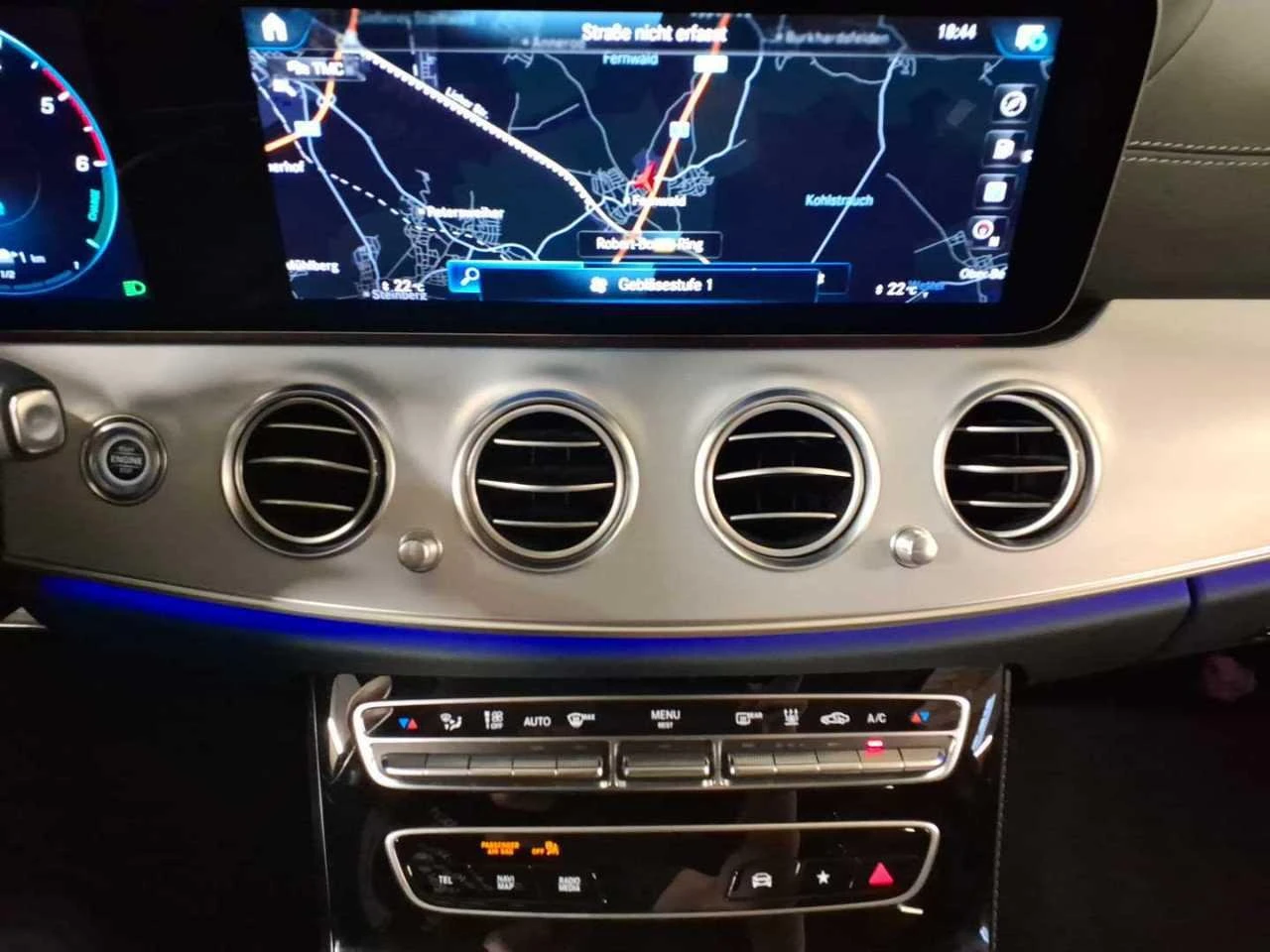 Mercedes-Benz E 300 2.0 - изображение 8