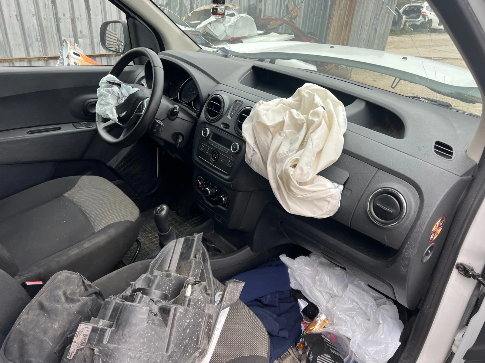 Dacia Dokker 1.6 16v - изображение 6