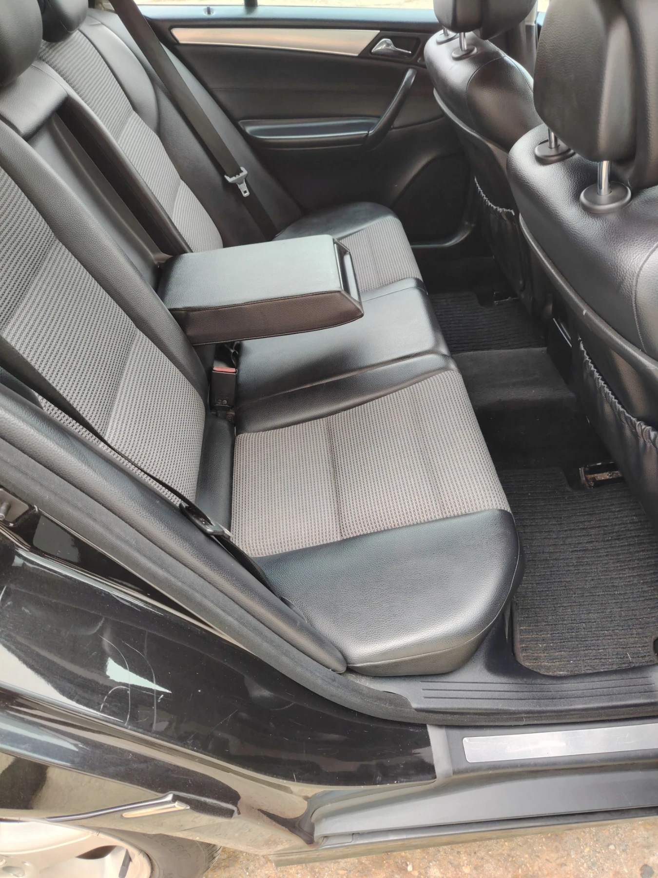 Mercedes-Benz C 220  - изображение 8