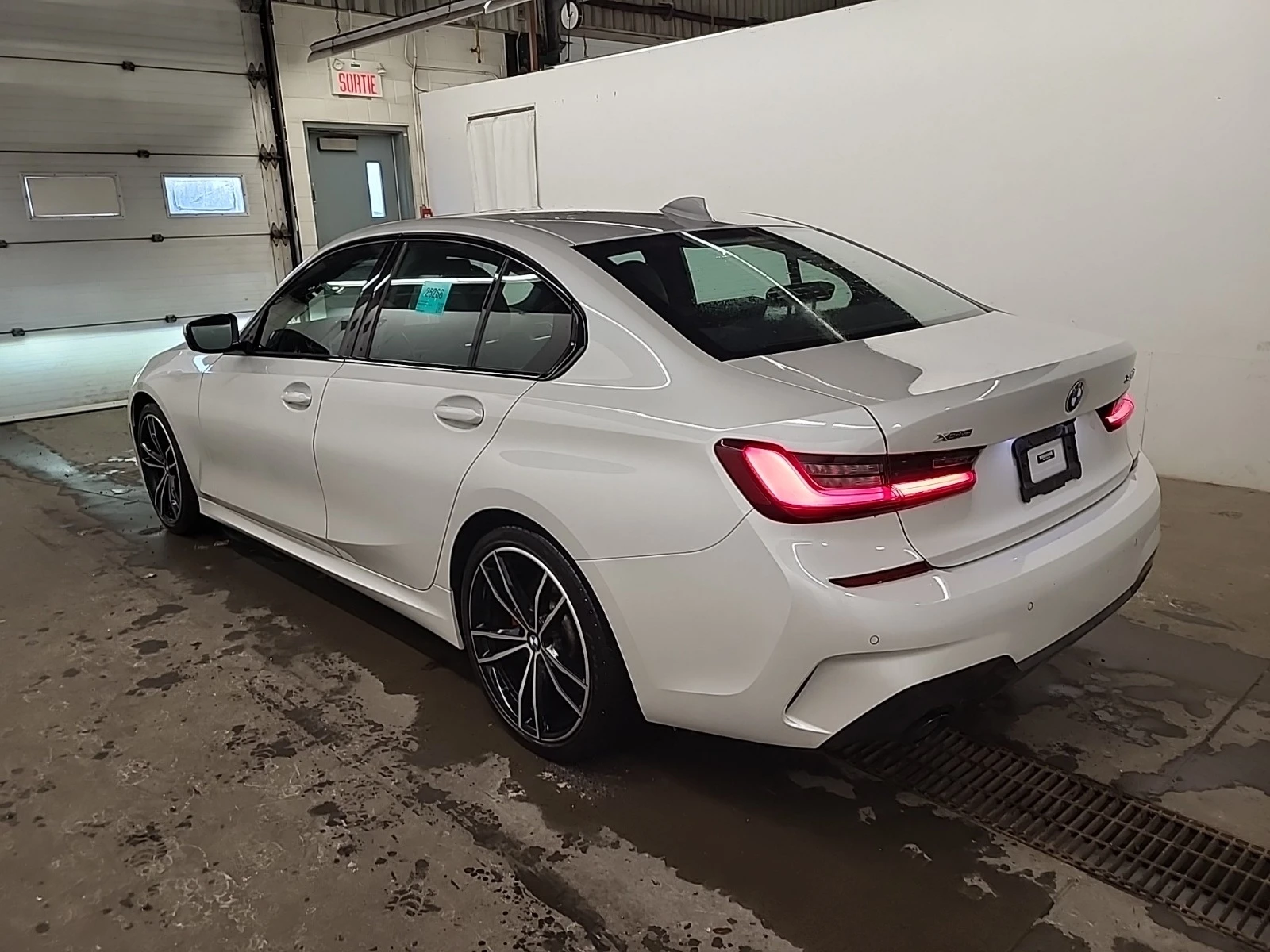 BMW 330 М PACK * * ИЗРЯДНО ОБСЛУЖВАНЕ * * БЕЗ ИНЦИДЕНТИ *  - изображение 6