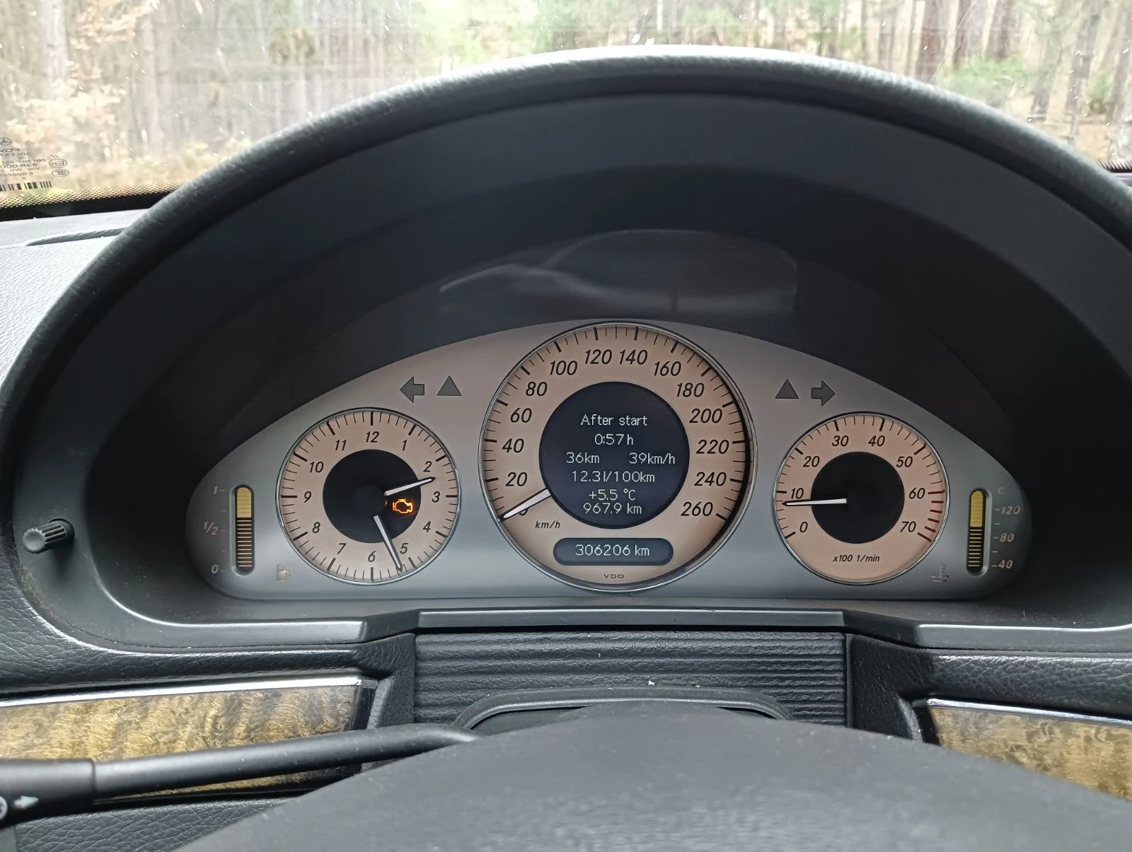 Mercedes-Benz E 200 2.0 Compressor - изображение 8