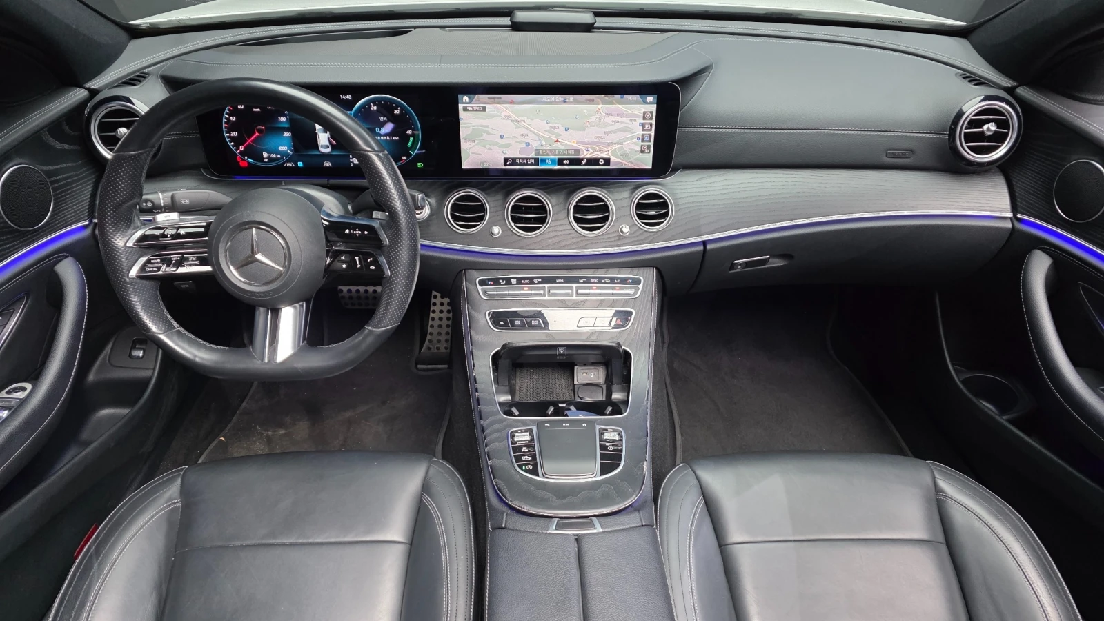 Mercedes-Benz E 220 d 4MATIC AMG Line | 360 Camera | HUD | Distronic, снимка 6 - Автомобили и джипове - 54618640