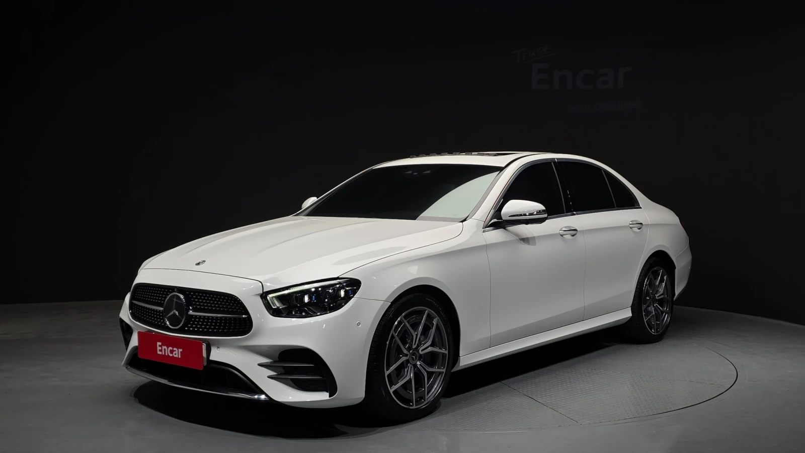 Mercedes-Benz E 220 d 4MATIC AMG Line | 360 Camera | HUD | Distronic