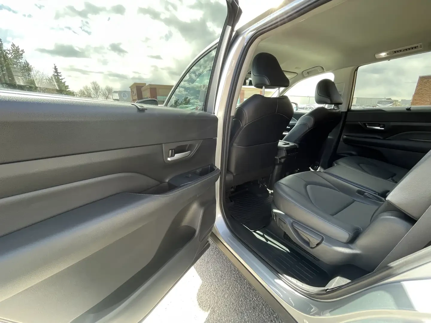 Toyota Grand Highlander Highlander XLE Hybrid, снимка 15 - Автомобили и джипове - 54836459