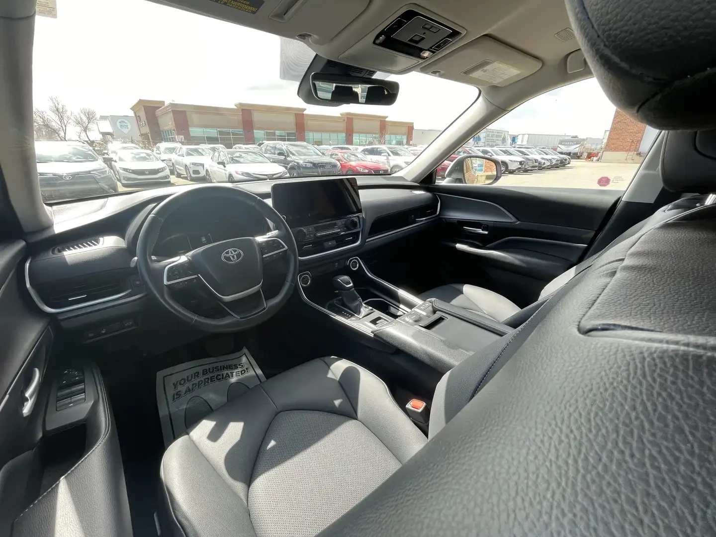 Toyota Grand Highlander Highlander XLE Hybrid, снимка 16 - Автомобили и джипове - 54836459