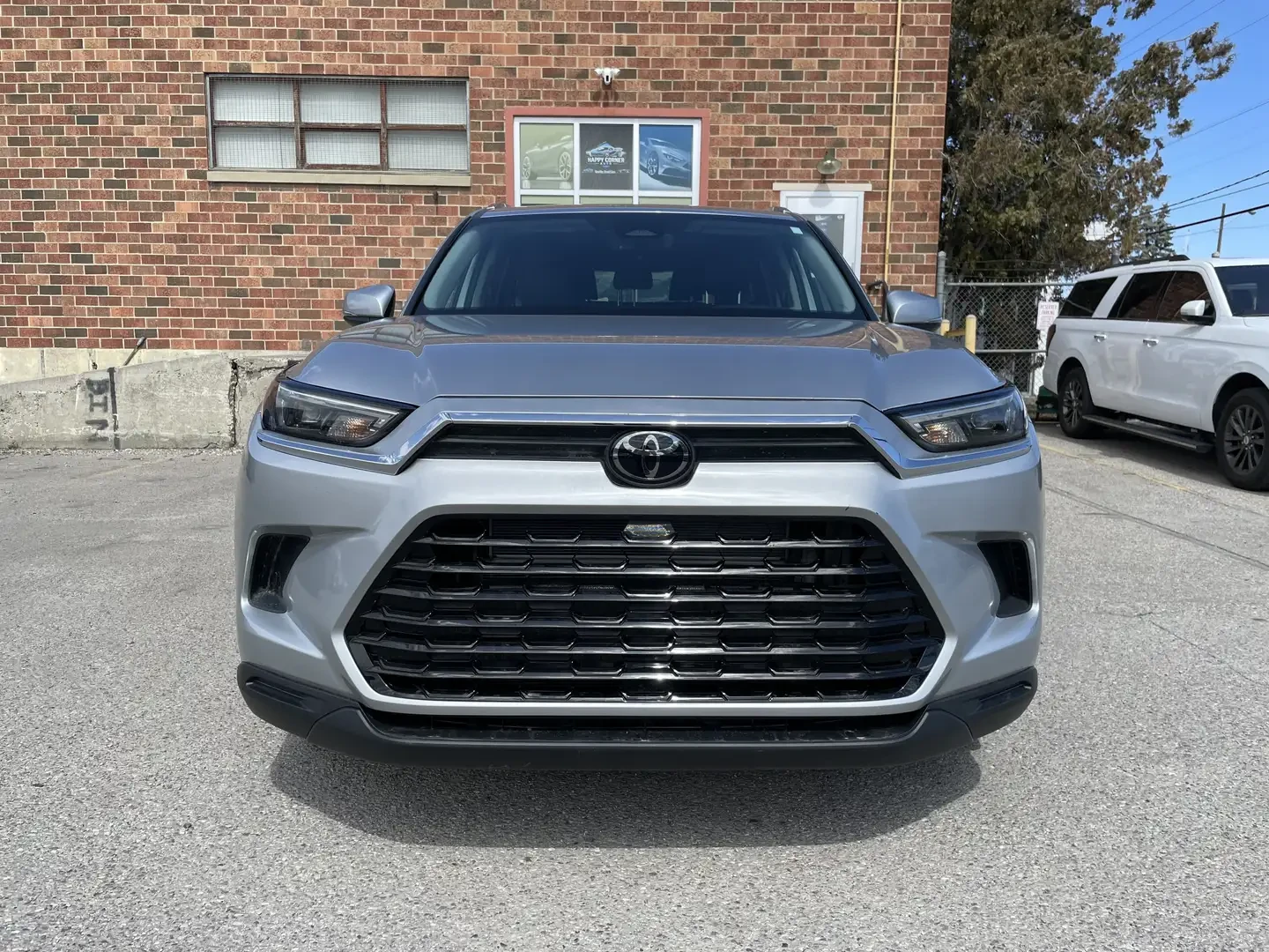 Toyota Grand Highlander Highlander XLE Hybrid, снимка 2 - Автомобили и джипове - 54836459