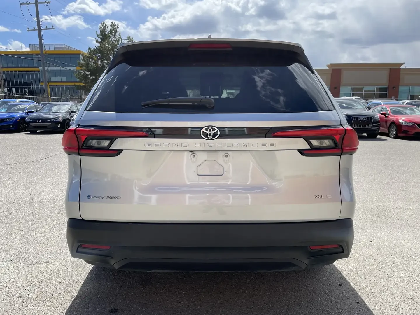 Toyota Grand Highlander Highlander XLE Hybrid, снимка 6 - Автомобили и джипове - 54836459