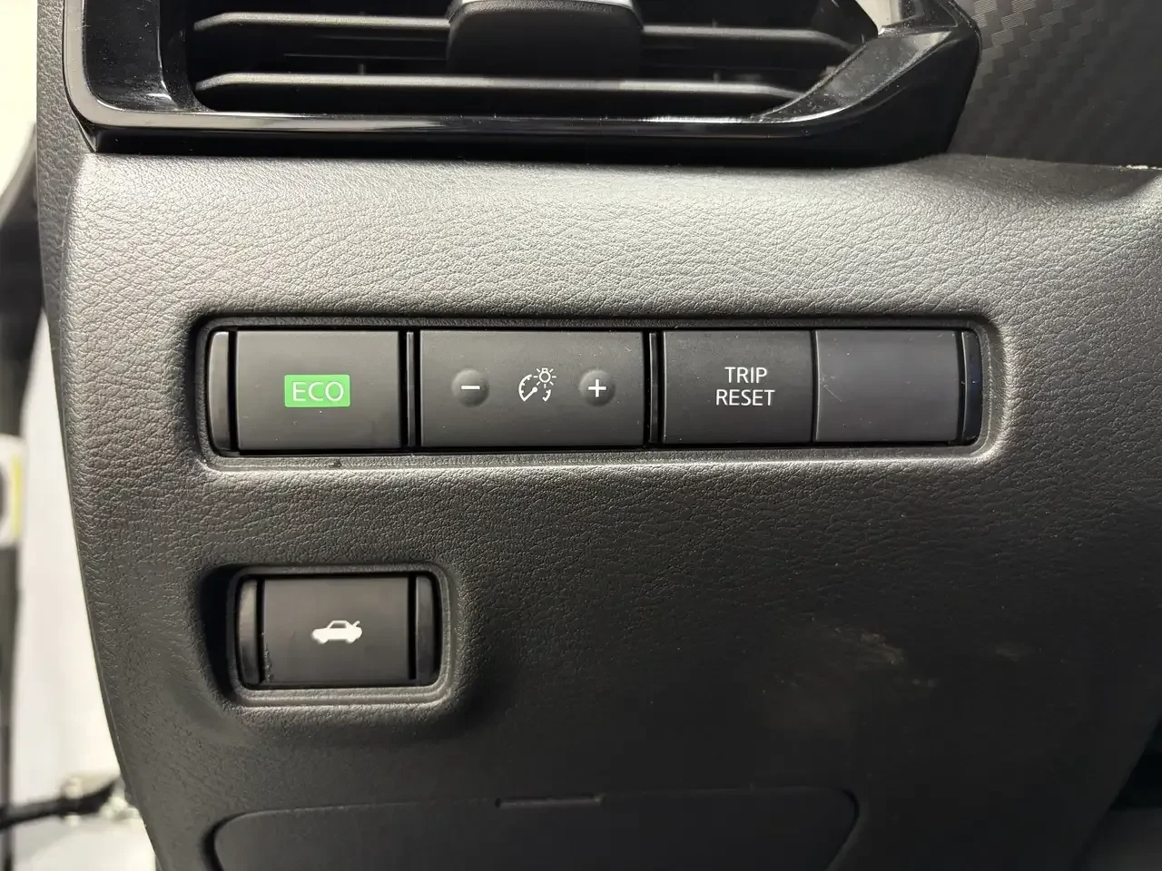 Nissan Sentra SV | 25K km | CARPLAY | ADAPTIVE CRUISE | ������ � | Mobile.bg � ����������� 14