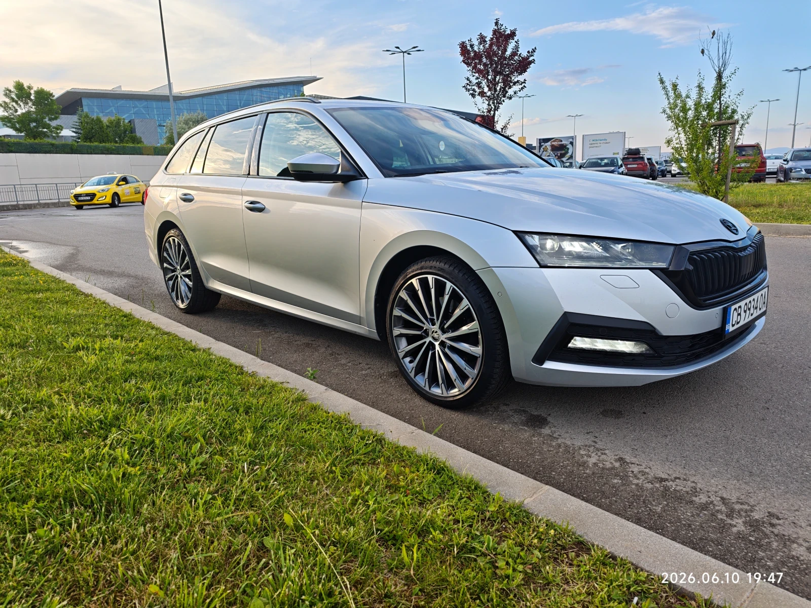 Skoda Octavia 2.0TDI 150к.с. 4х4 HEAD UP DISPLAY, MATRIX, AUTOMA, снимка 4 - Автомобили и джипове - 54858988