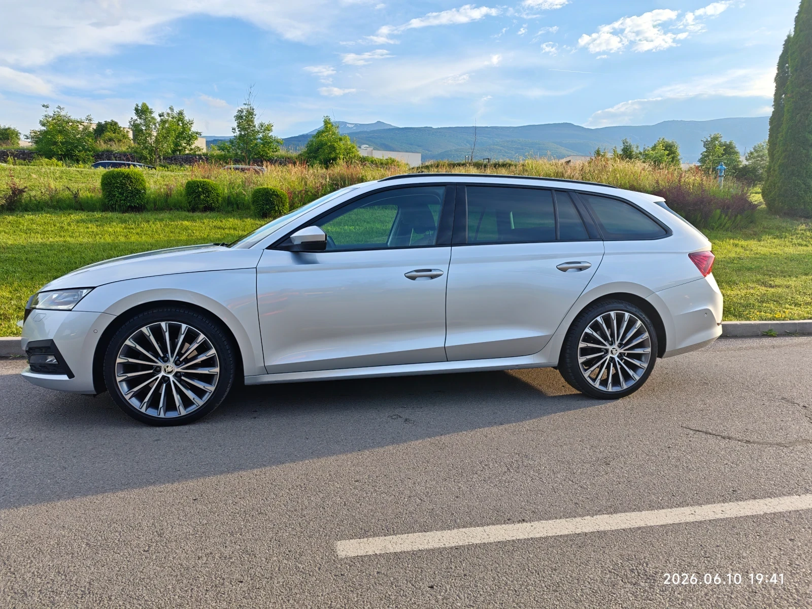 Skoda Octavia 2.0TDI 150к.с. 4х4 HEAD UP DISPLAY, MATRIX, AUTOMA, снимка 5 - Автомобили и джипове - 54858988