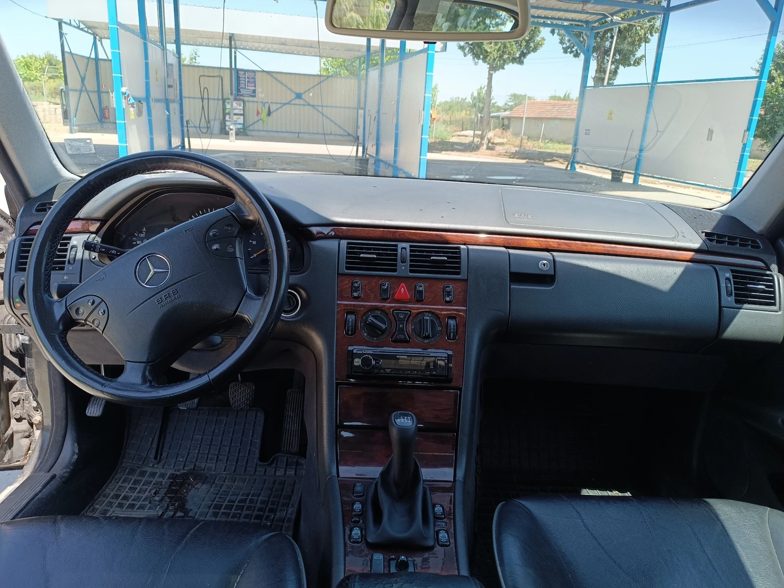 Mercedes-Benz E 270, снимка 12 - Автомобили и джипове - 55080504