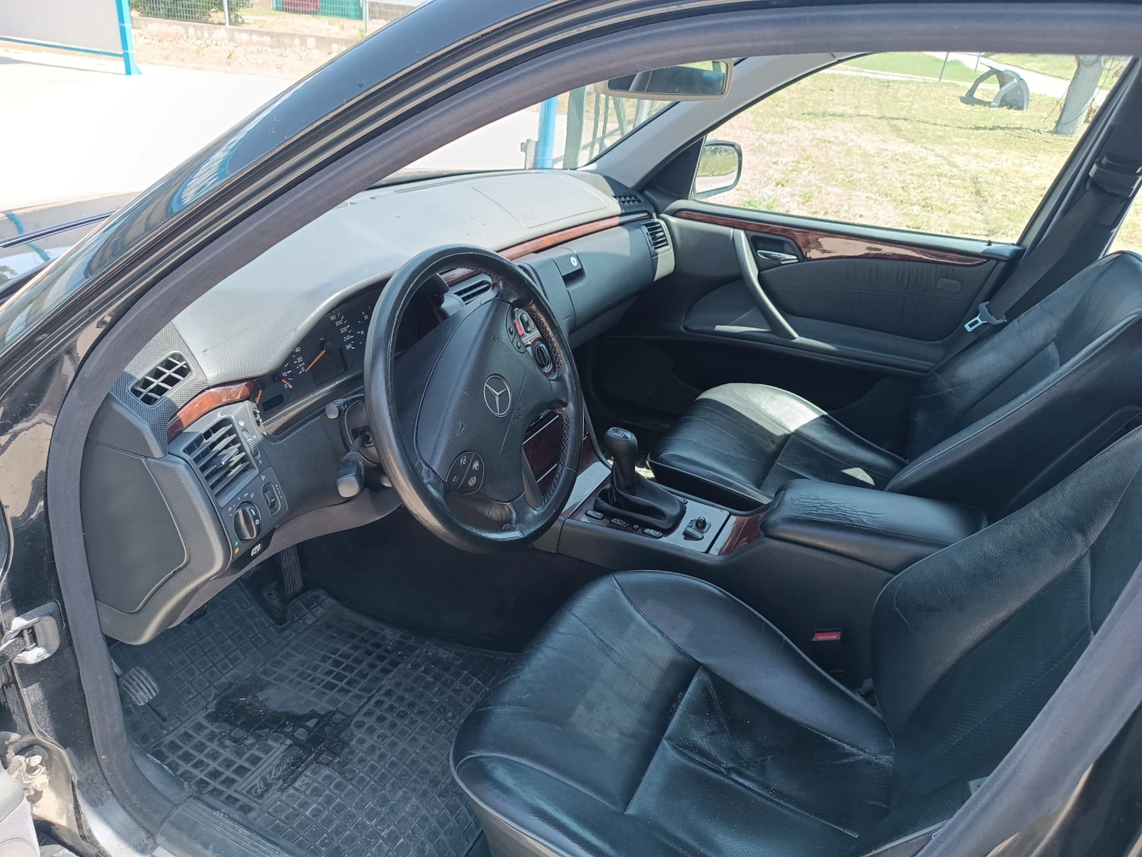 Mercedes-Benz E 270, снимка 9 - Автомобили и джипове - 55080504