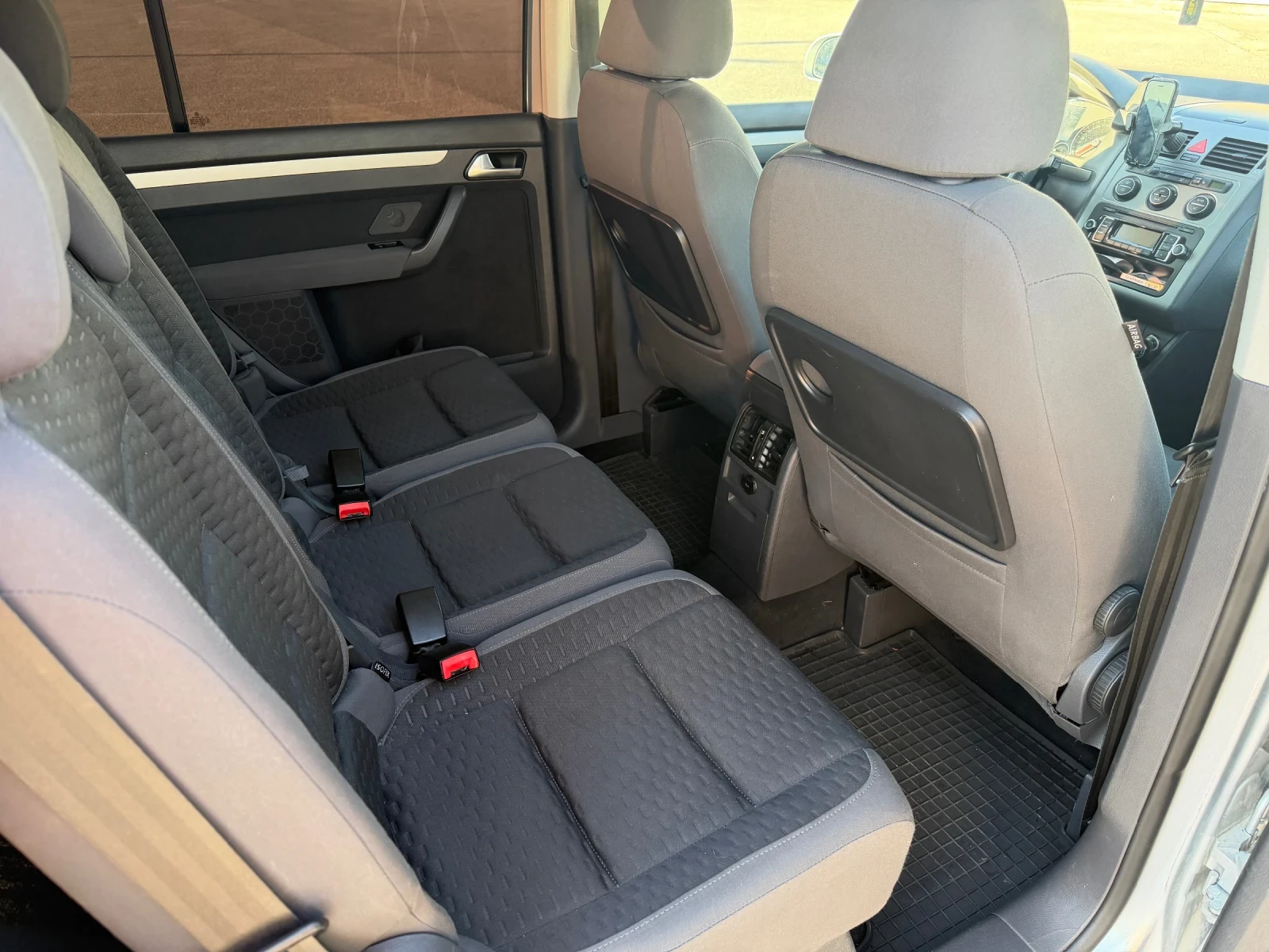 VW Touran, снимка 8 - Автомобили и джипове - 55225255