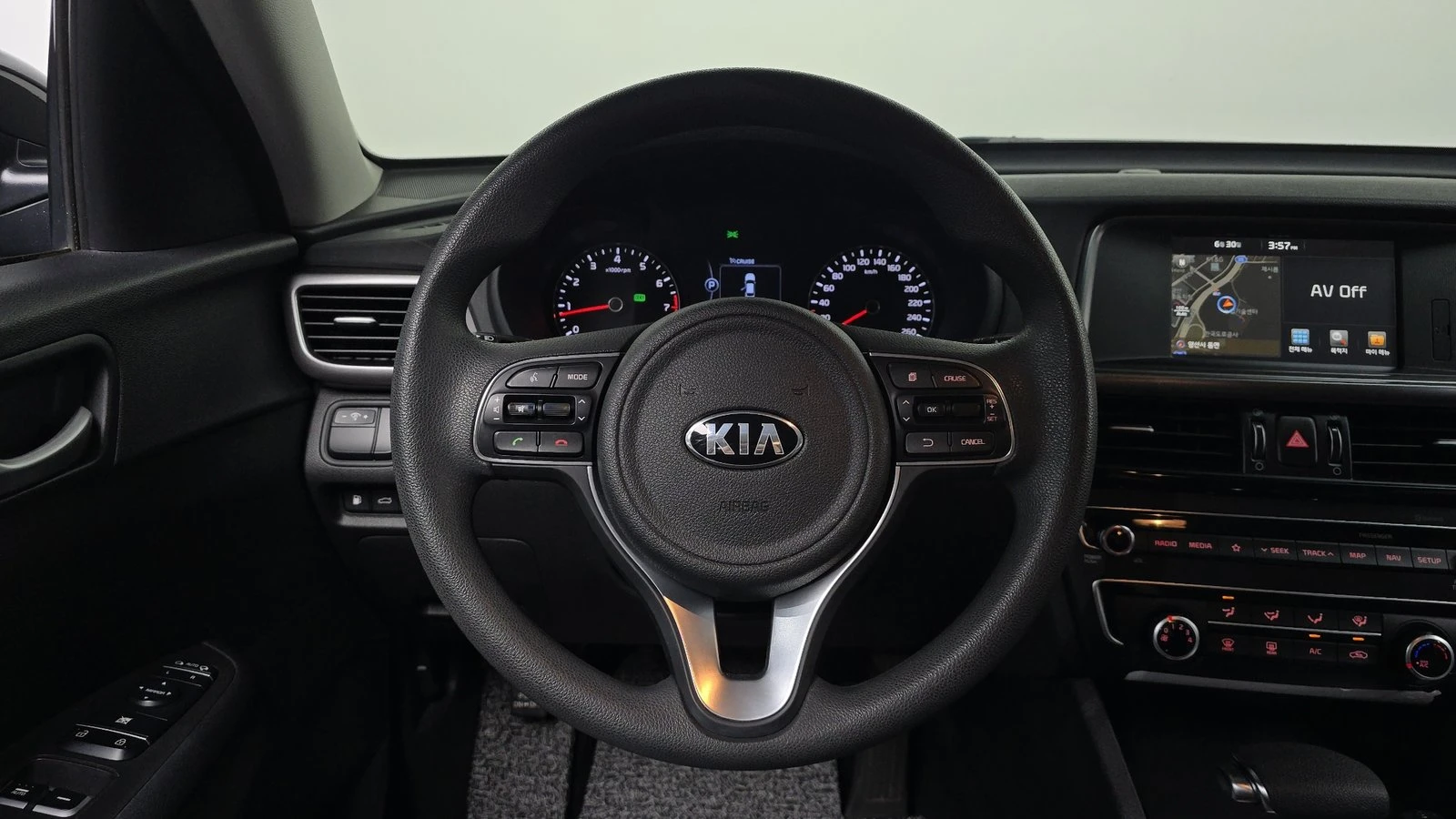 Kia K5 2.0* KEYLESS* КРАЙНА ЦЕНА, снимка 13 - Автомобили и джипове - 55318949