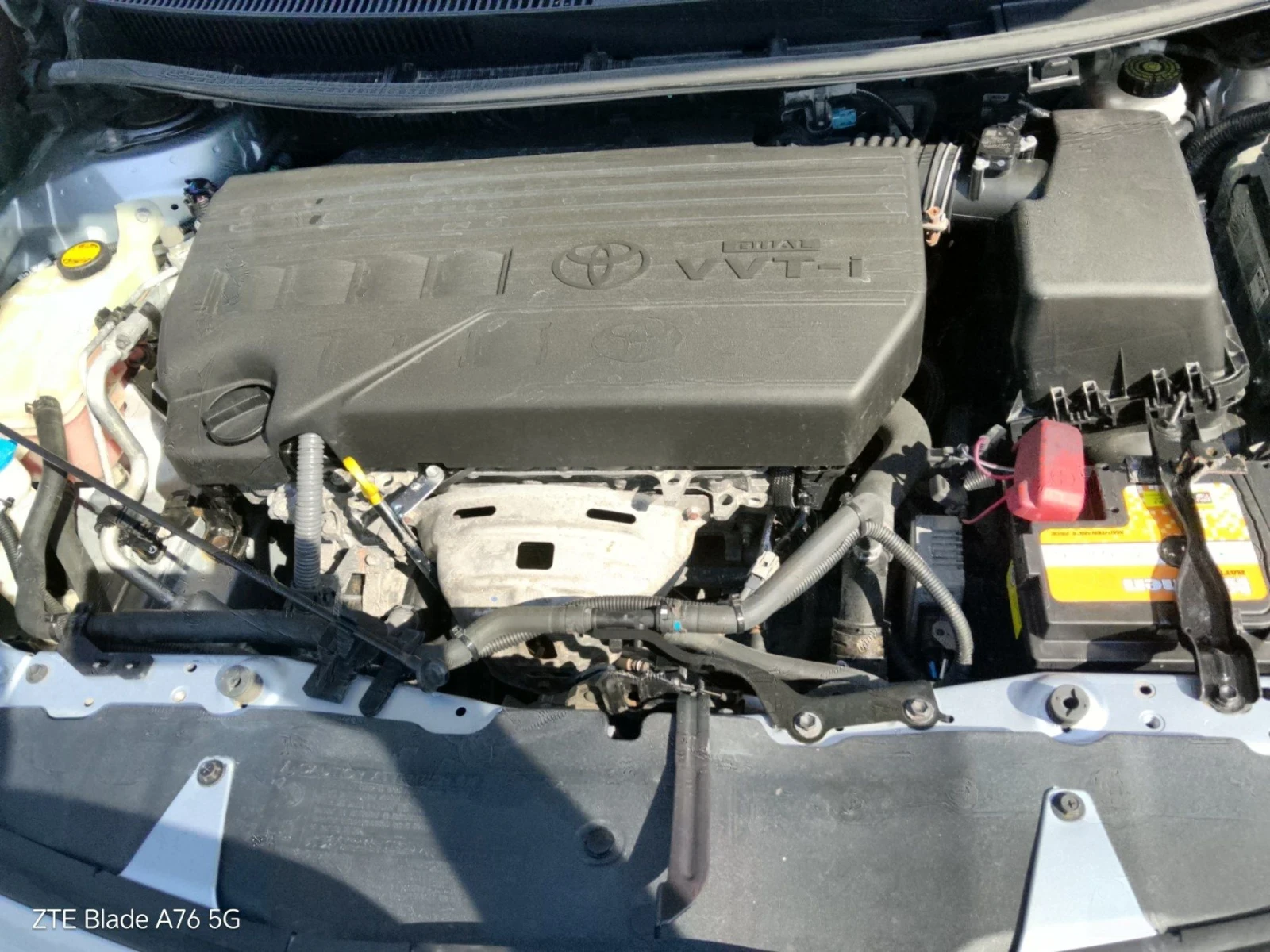 Toyota Auris 1.2i, снимка 10 - Автомобили и джипове - 55574910