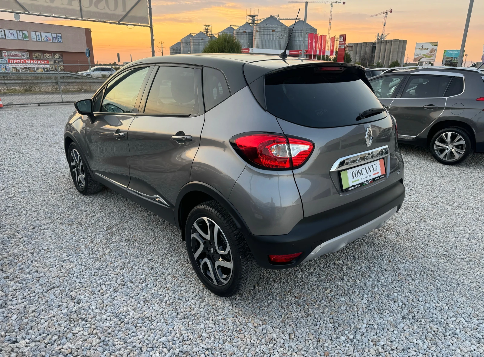 Renault Captur 1.5dci* Navi* Кожа* Камера* 95.000км, снимка 3 - Автомобили и джипове - 56008484