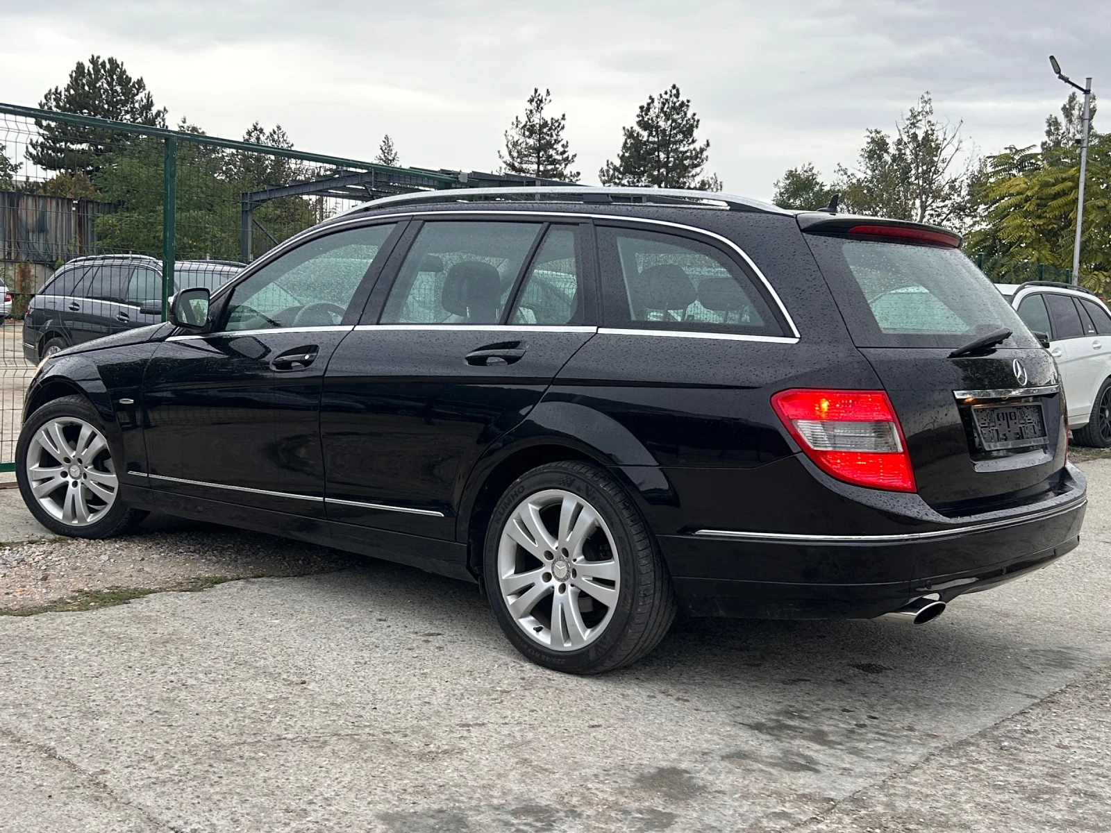 Mercedes-Benz C 220, снимка 2 - Автомобили и джипове - 56274177
