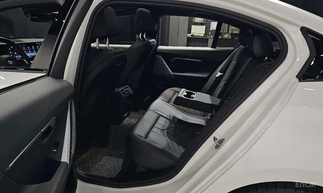 BMW 520 i M-PACK| HAR/KAR| HUD| 360| ОБДУХ| , снимка 12 - Автомобили и джипове - 56327921