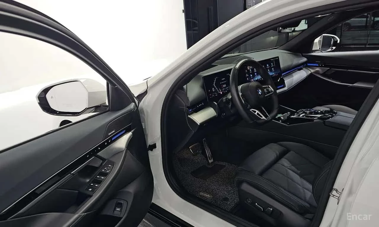 BMW 520 i M-PACK| HAR/KAR| HUD| 360| ОБДУХ| , снимка 10 - Автомобили и джипове - 56327921