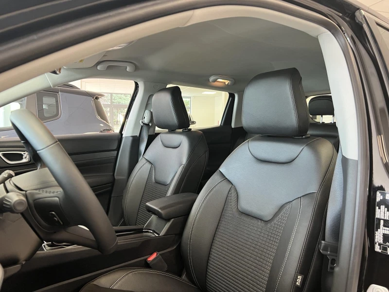 Jeep Compass ALTITUDE 1.3 PHEV Petrol 190 hp AT6 4xe, снимка 6 - Автомобили и джипове - 50626774