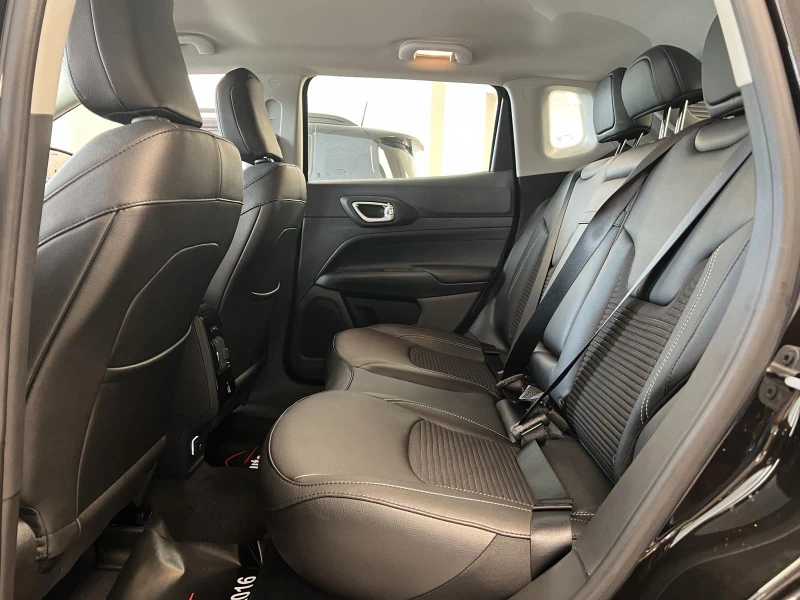 Jeep Compass ALTITUDE 1.3 PHEV Petrol 190 hp AT6 4xe, снимка 9 - Автомобили и джипове - 50626774