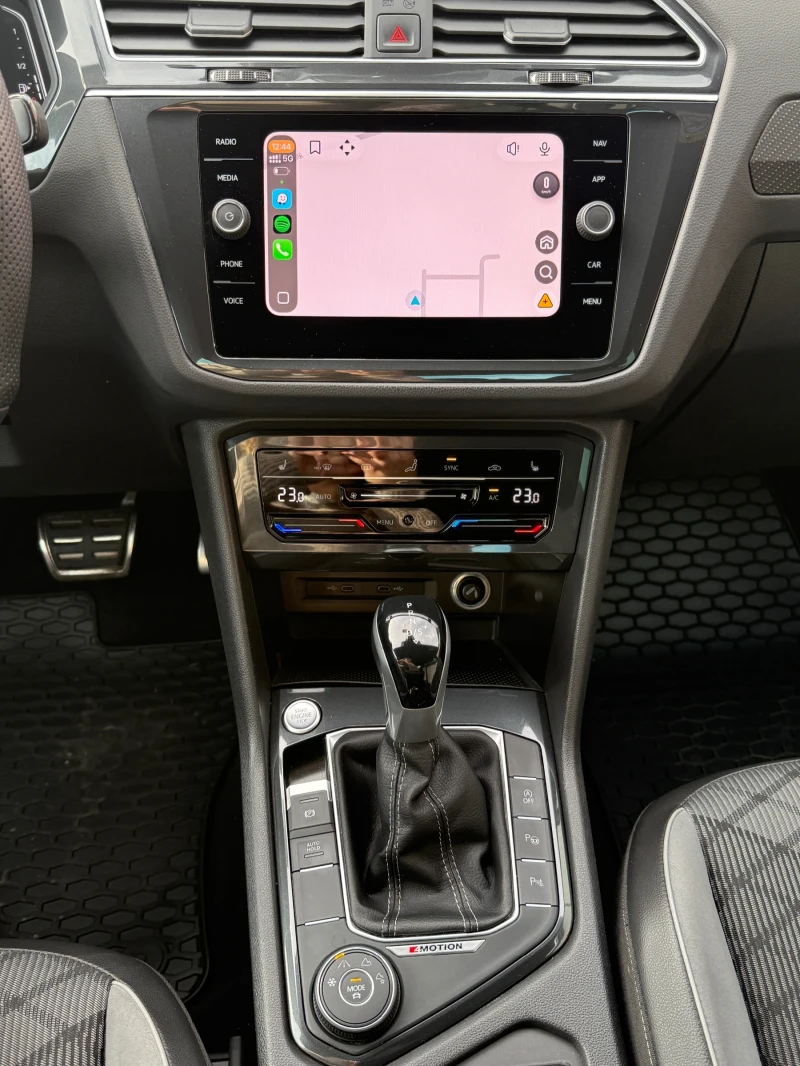 VW Tiguan R line, снимка 16 - Автомобили и джипове - 52551046