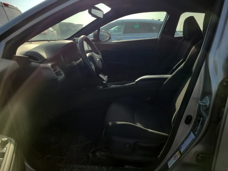 Toyota C-HR * XLE * CARFAX * БЕЗ ПЪРВОНАЧАЛНА ВНОСКА, снимка 5 - Автомобили и джипове - 52891156
