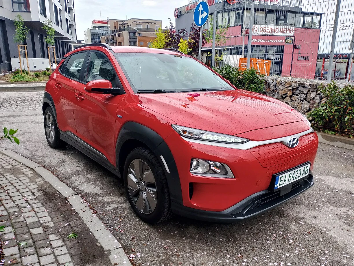 Hyundai Kona 64KWh* SOH100%* BLUE LINK* DISTRONIC* NAVI - изображение 4