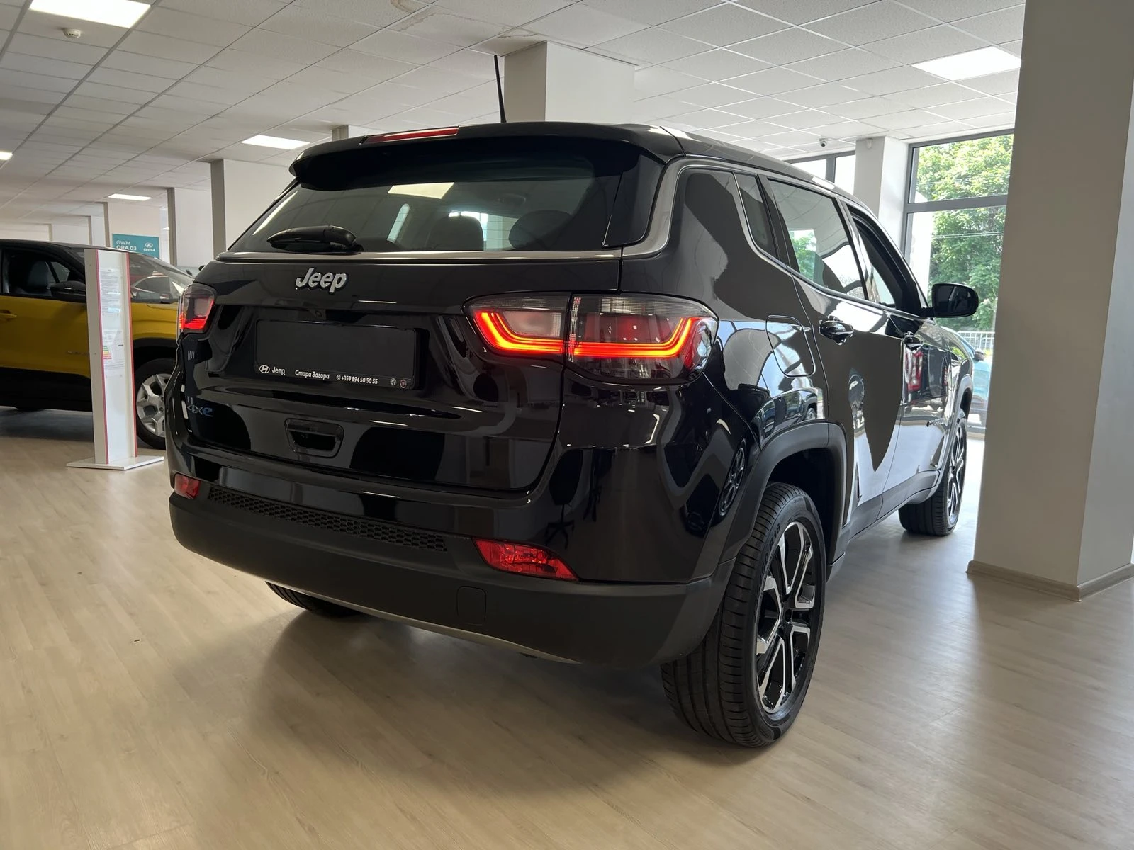 Jeep Compass ALTITUDE 1.3 PHEV Petrol 190 hp AT6 4xe - изображение 4