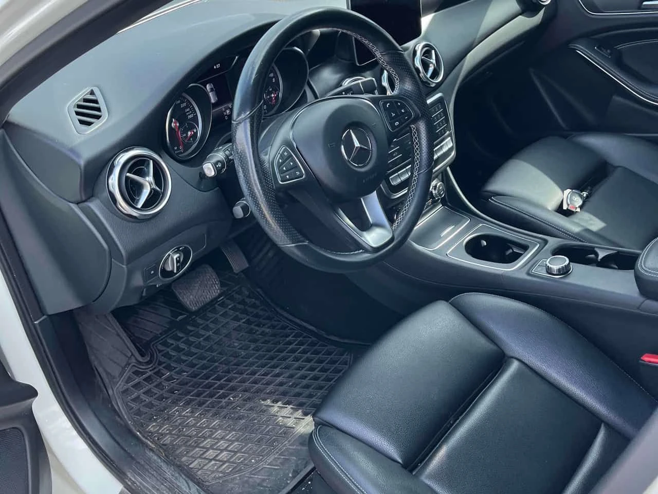 Mercedes-Benz GLA 250 PANORAMA| ПОДГРЕВИ| 2 КЛЮЧА, снимка 6 - Автомобили и джипове - 54537220