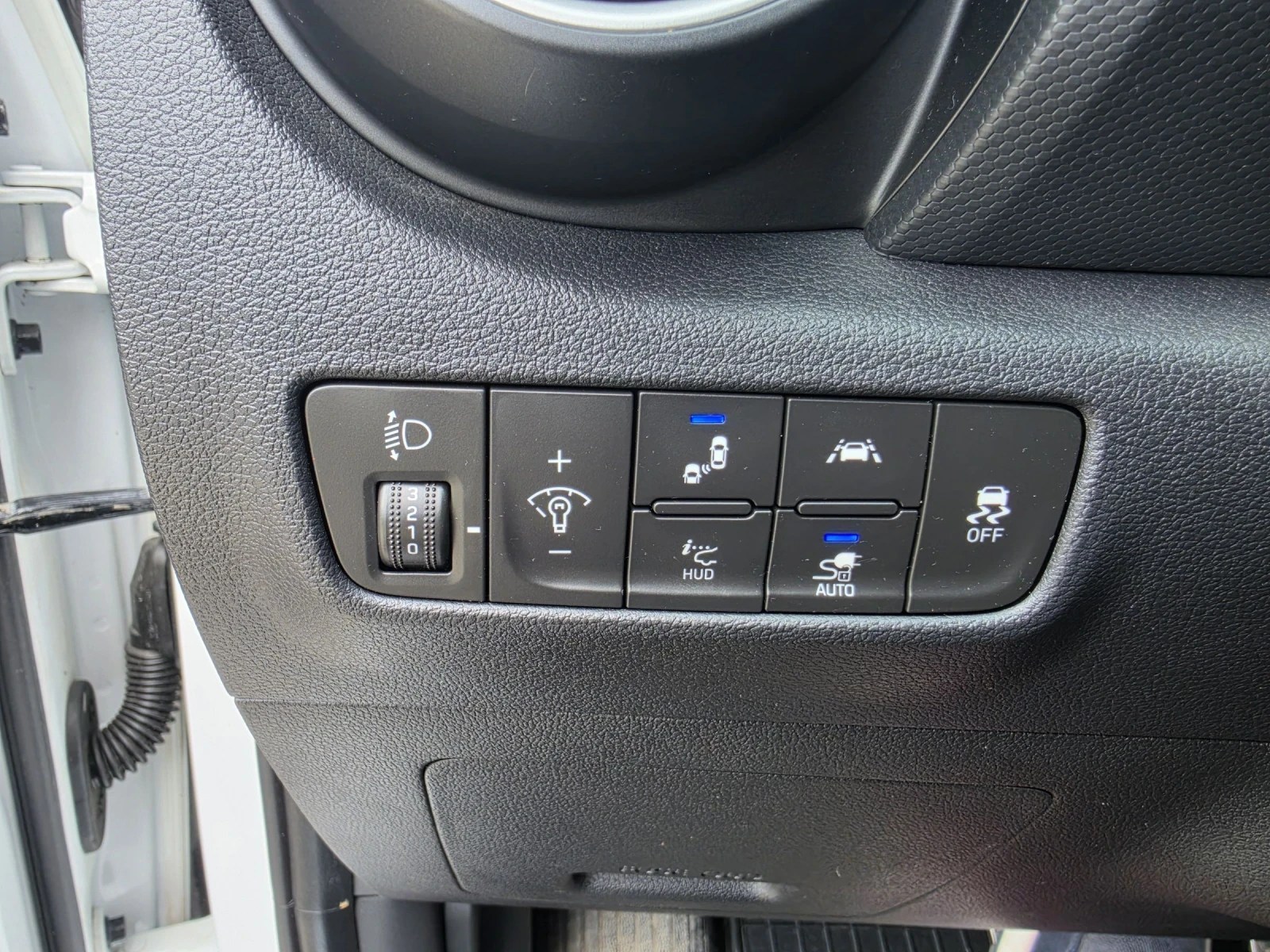 Hyundai Kona Electrik, снимка 12 - Автомобили и джипове - 54667998