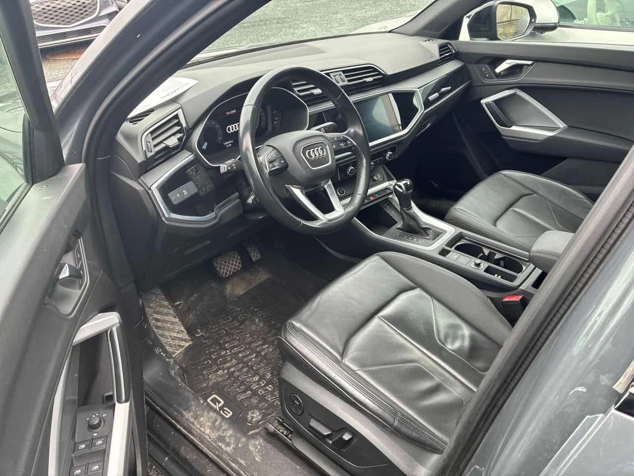Audi Q3 45 TFSI quattro/ПАНОРАМА/ДИСТРОНИК, снимка 7 - Автомобили и джипове - 54693848