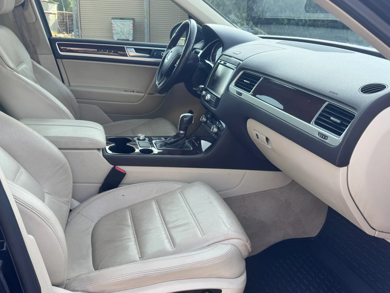 VW Touareg ТОП СЪСТОЯНИЕ, снимка 10 - Автомобили и джипове - 55988700