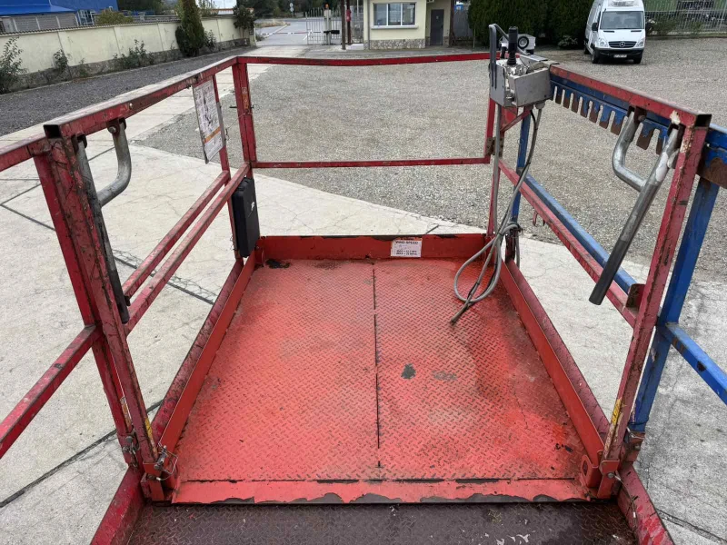 Автовишка Друга марка SKYJACK SJ 6832RT 4Х4 DIESEL, снимка 12 - Индустриална техника - 52065894