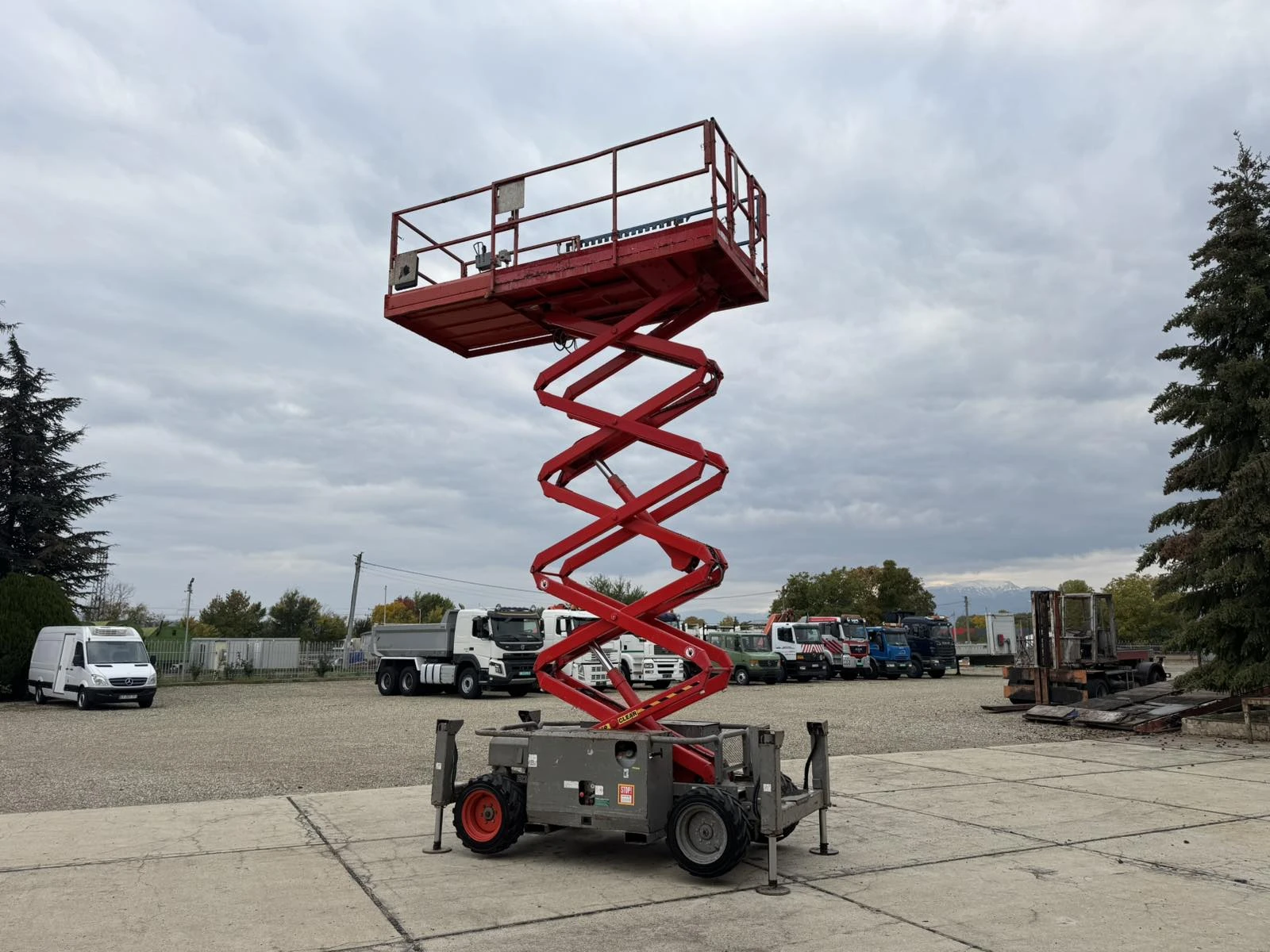 Автовишка Друга марка SKYJACK SJ 6832RT 4Х4 DIESEL - изображение 8