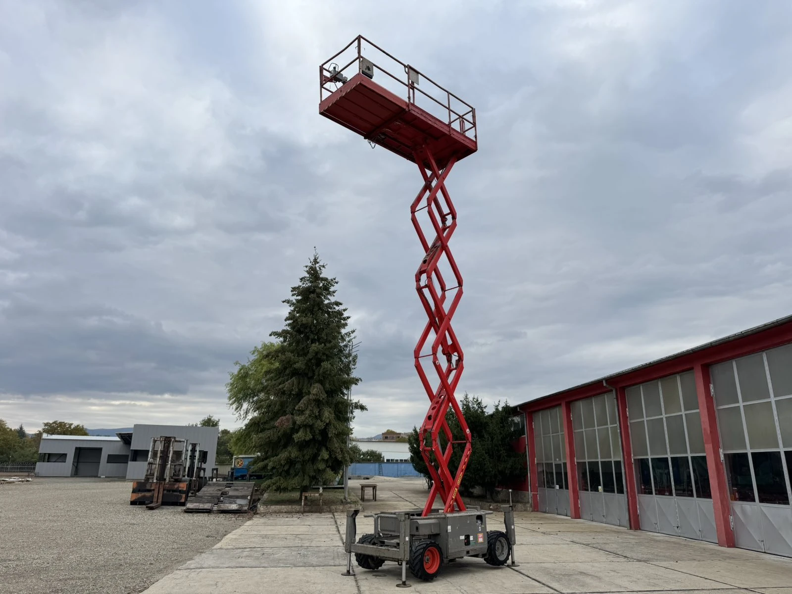 Автовишка Друга марка SKYJACK SJ 6832RT 4Х4 DIESEL - изображение 9