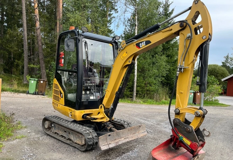 Багер Cat 302.2D, снимка 2 - Индустриална техника - 56305080