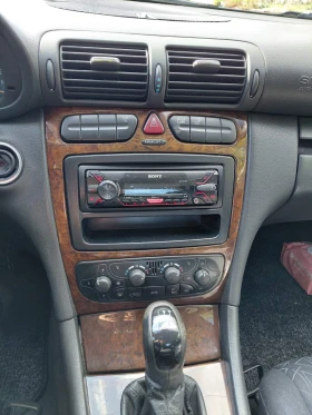 Mercedes-Benz C 180, снимка 10