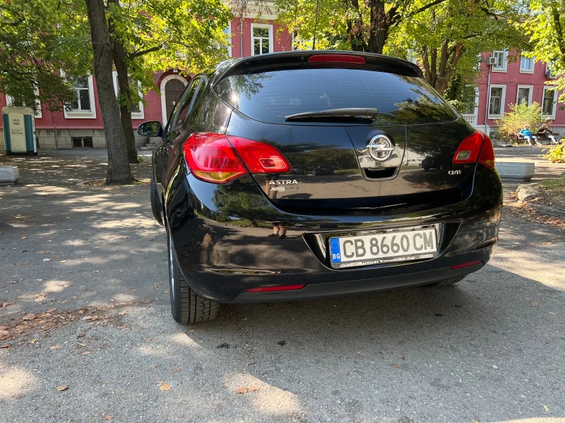 Opel Astra 1.7Cdti Евро 5А, снимка 3 - Автомобили и джипове - 47338774