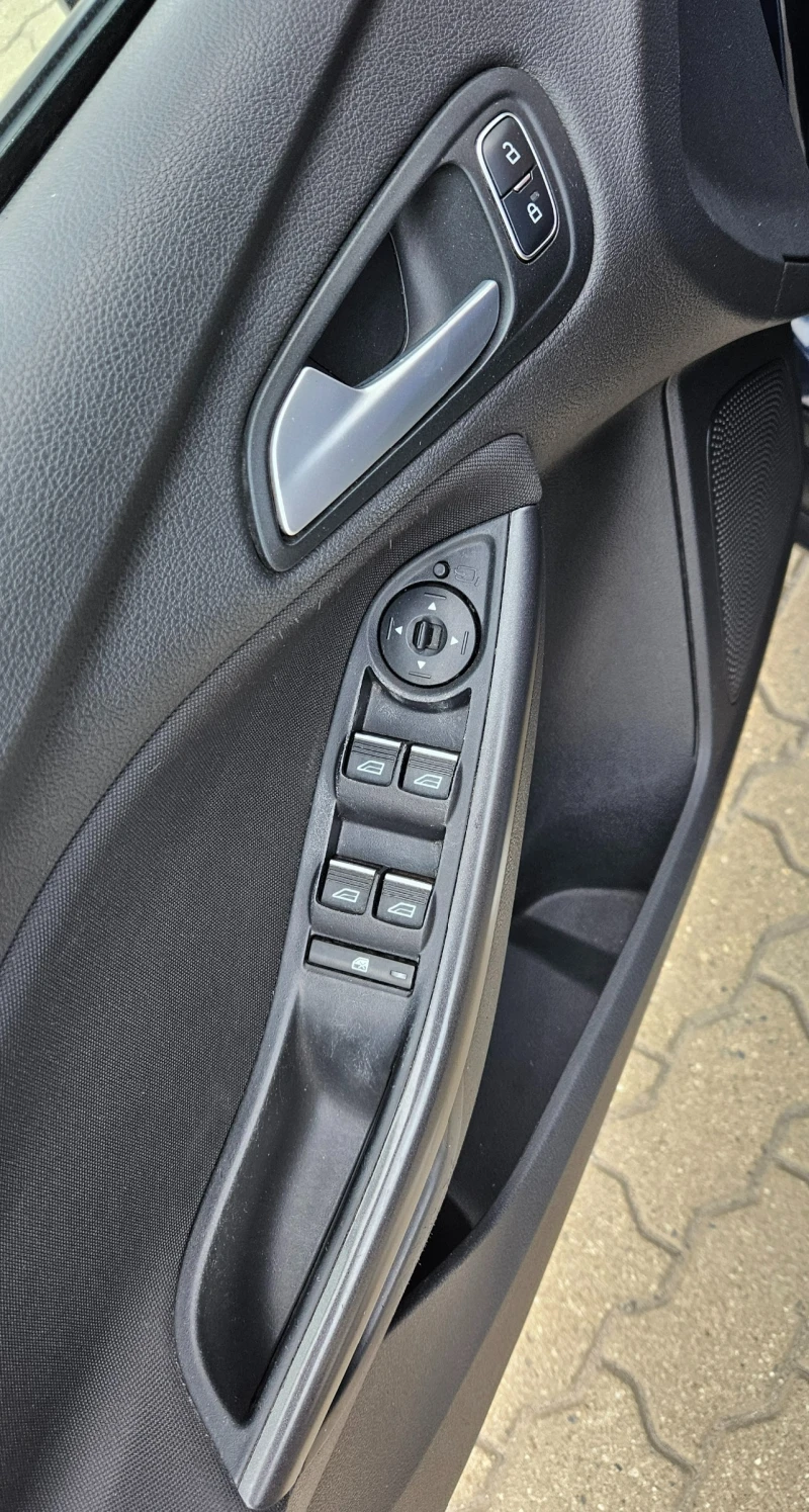 Ford Focus 1.0 EcoBoost, снимка 15 - Автомобили и джипове - 52409695