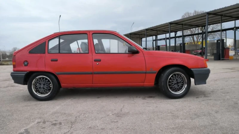 Opel Kadett 1.3, снимка 3 - Автомобили и джипове - 49250281