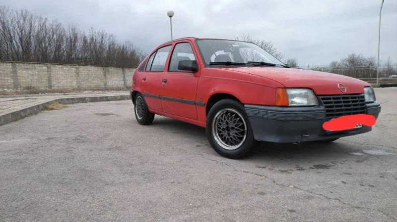 Opel Kadett 1.3, снимка 2 - Автомобили и джипове - 49250281