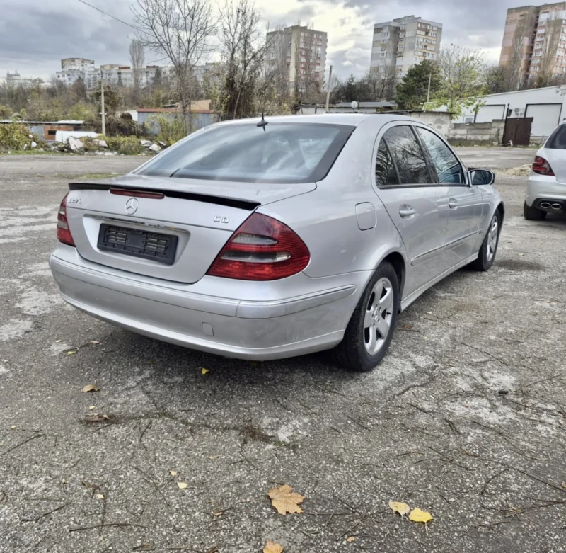 Mercedes-Benz E 270, снимка 4 - Автомобили и джипове - 52489574