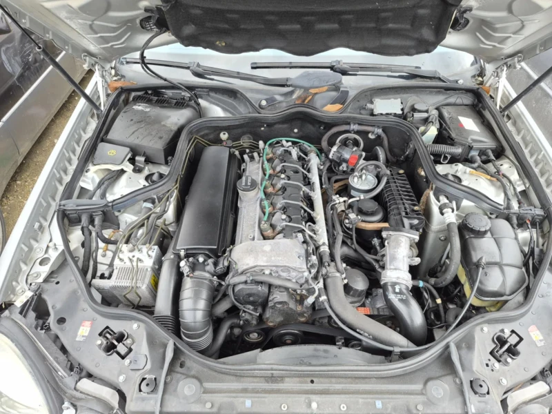 Mercedes-Benz E 270, снимка 8 - Автомобили и джипове - 52489574