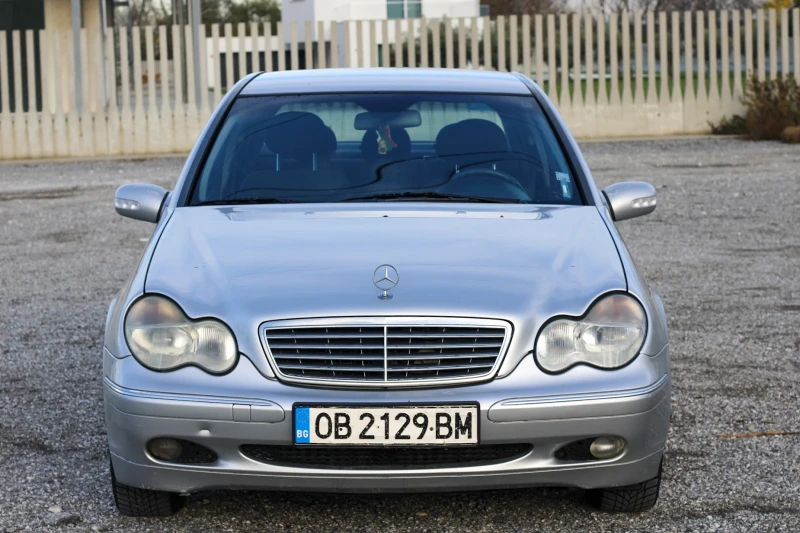 Mercedes-Benz C 220, снимка 2 - Автомобили и джипове - 52594331
