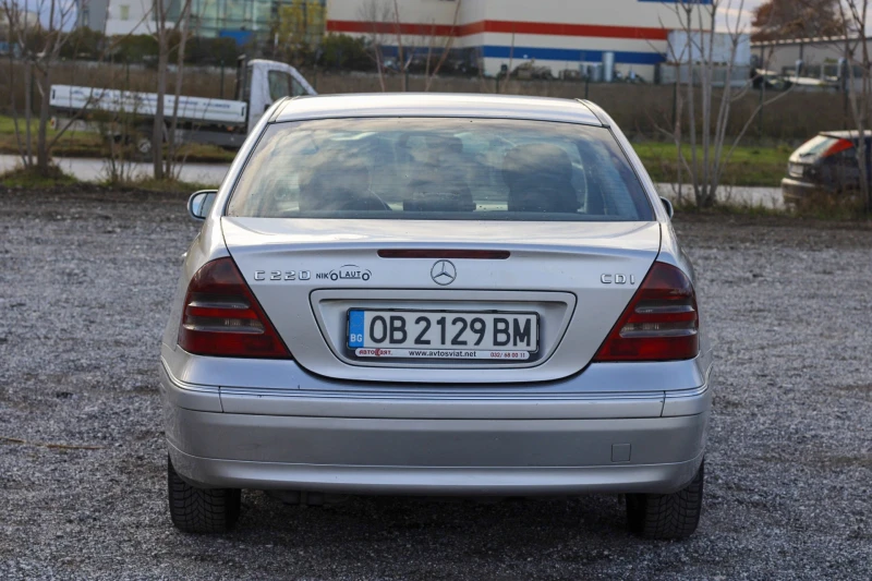 Mercedes-Benz C 220, снимка 5 - Автомобили и джипове - 52594331
