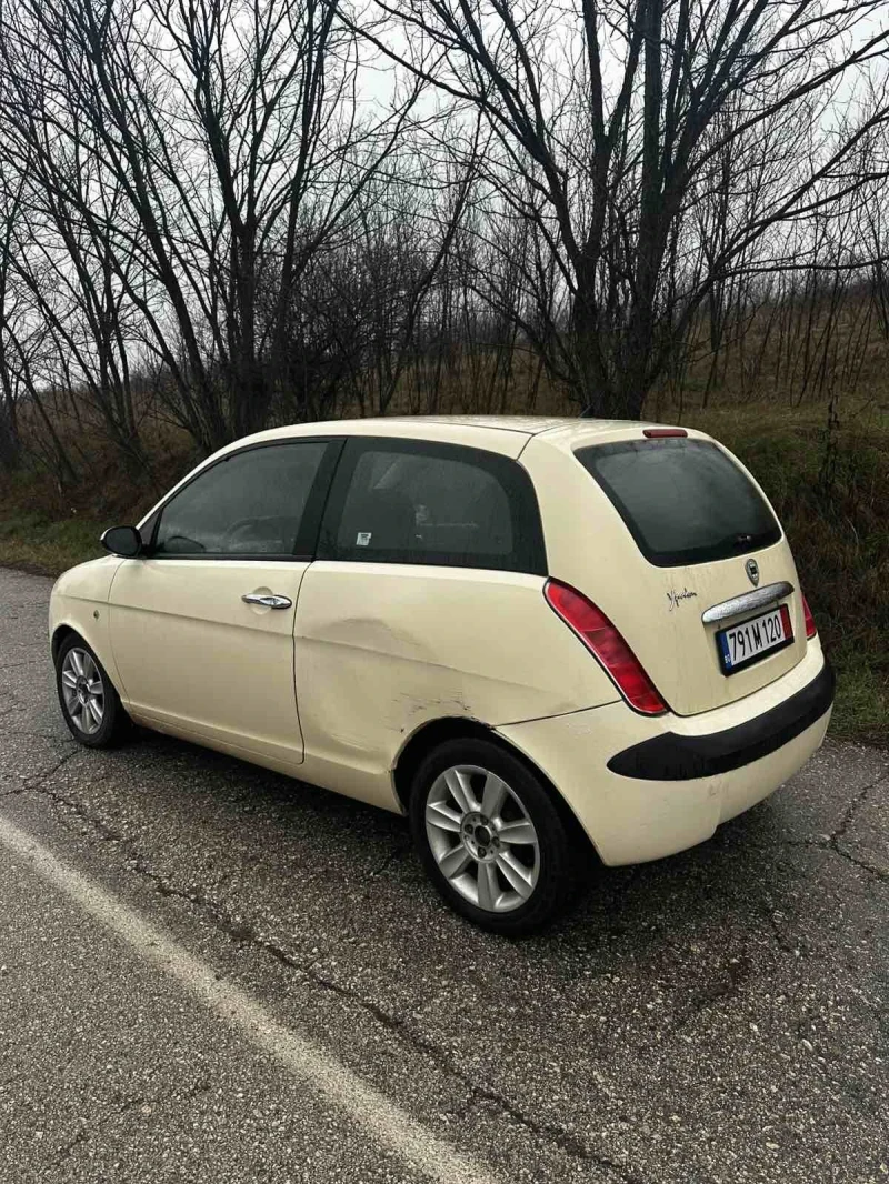 Lancia Ypsilon 1.4i 95kc бензин, снимка 4 - Автомобили и джипове - 52972568